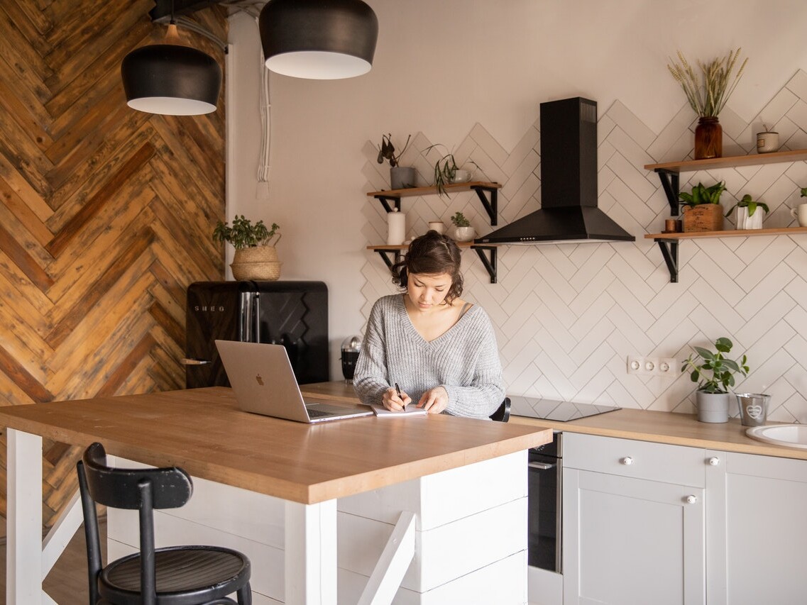 blogging as a side hustle