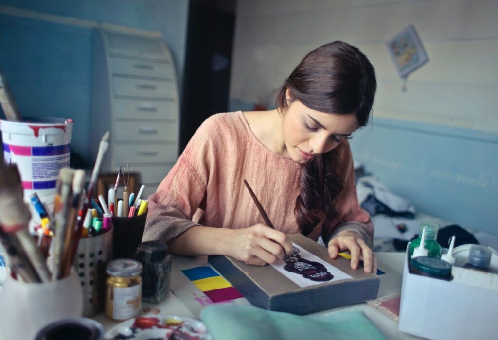 7 creative side hustles